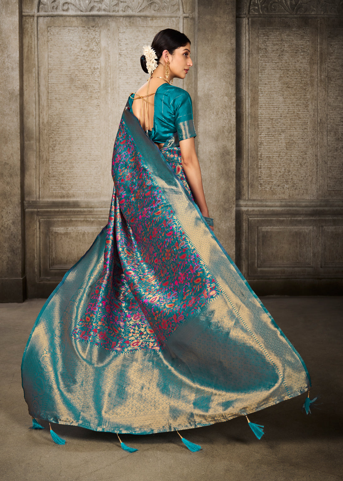 Ishika Fab Turquoise Banarasi Silk Saree